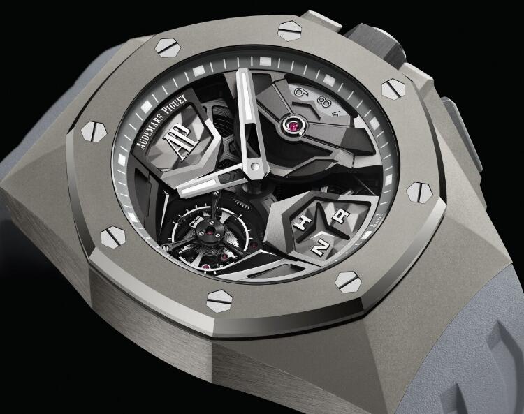 The gray tone endows the timepiece with noble taste.